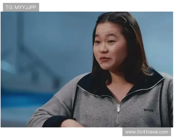 全红婵回家路上还在啃馒头，网友翻出她训练时的餐标直接看傻